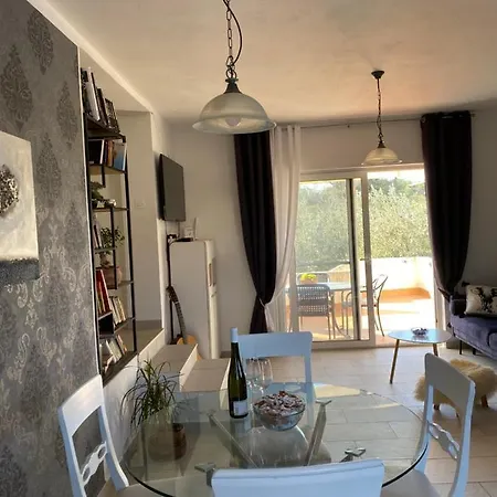 דירה Beautiful Island House *