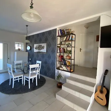 דירה Beautiful Island House *