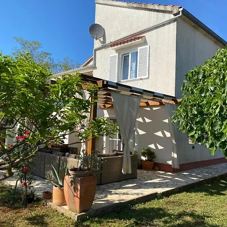 Beautiful Island House אוגייאן
