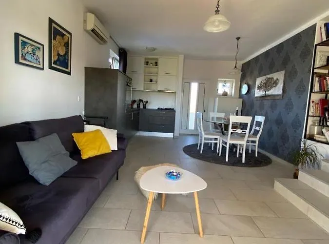 Beautiful Island House *